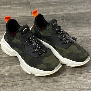 Steven Madden Chunky Sneakers